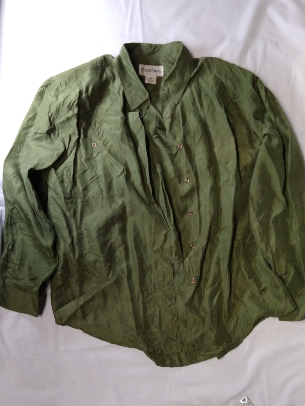 Relaxed Olive Green Button-Down Shirt Size 38 - Classic Collar